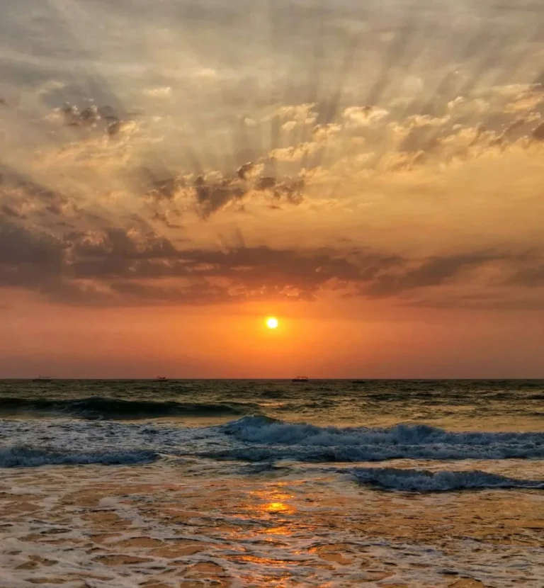 Sunset Rays, Goa